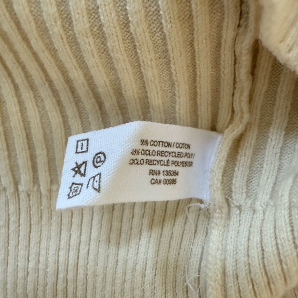 Cream Sleeveless V-Neck Sweater - Picture 5 of 7